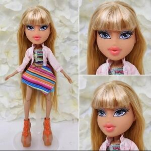 MGA Bratz 2015 Raya MEXICO Study Abroad Long Blonde Hair Brats Tropical Doll